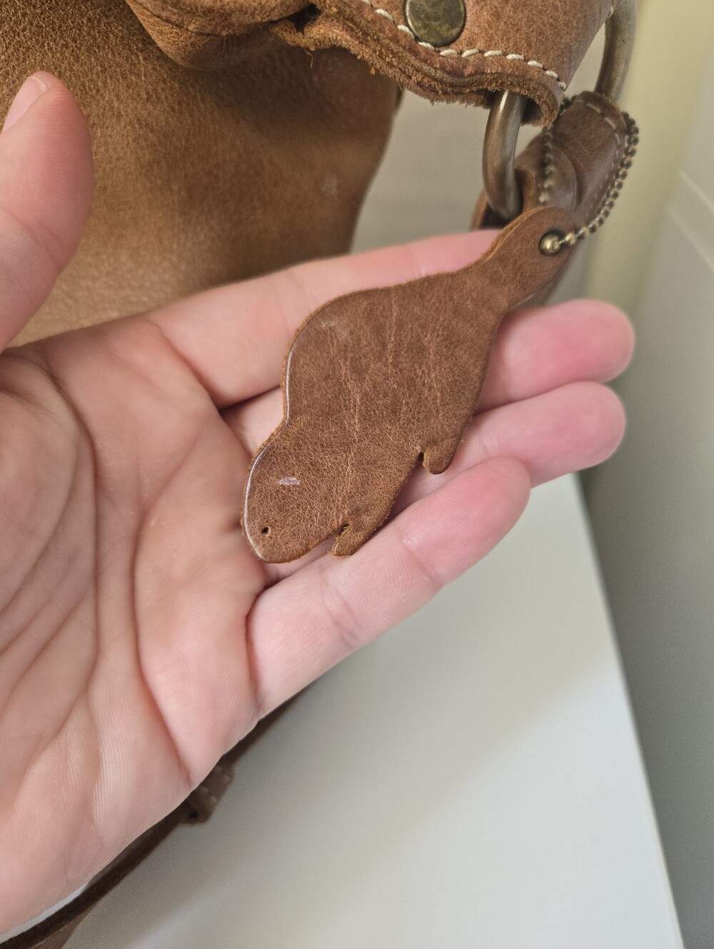 Vintage Roots Leather Bag - Picture 4 of 14